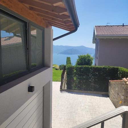 Luminoso Appartamento Vista Lago Solto Collina Экстерьер фото