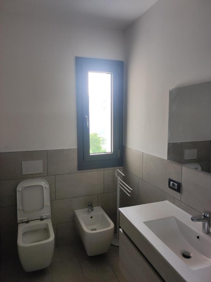 Luminoso Appartamento Vista Lago Solto Collina Экстерьер фото