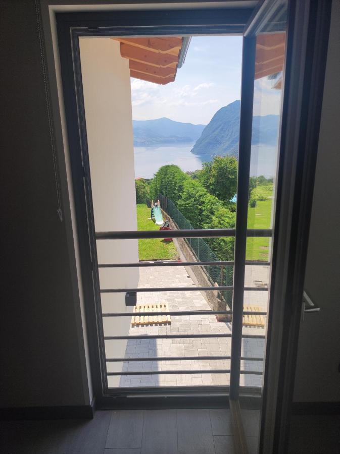 Luminoso Appartamento Vista Lago Solto Collina Экстерьер фото