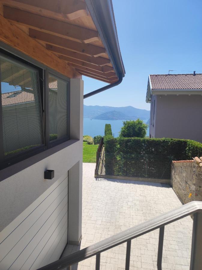 Luminoso Appartamento Vista Lago Solto Collina Экстерьер фото